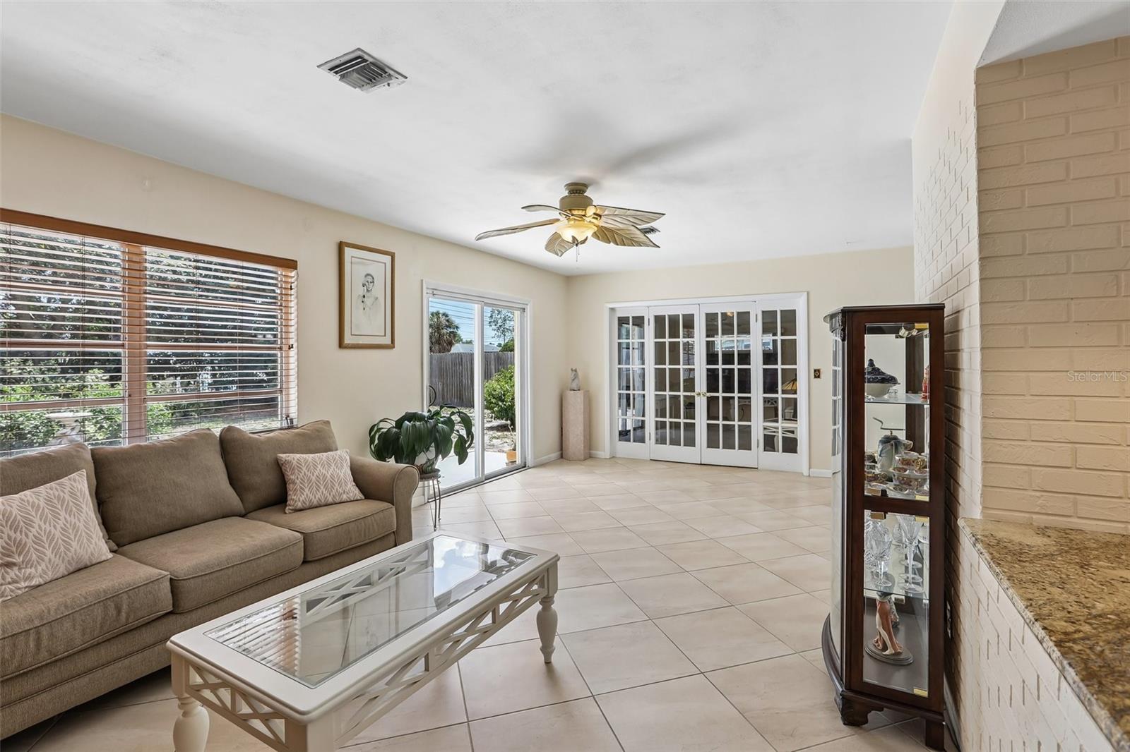 RICHMOND HILL - Residential