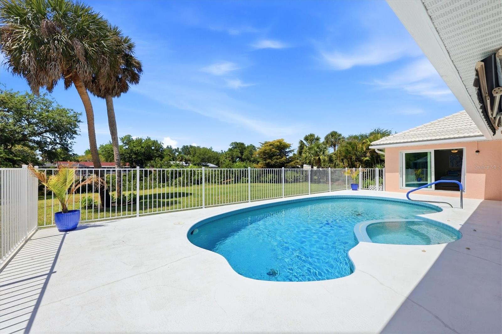 CAPE HAZE WINDWARD - Residential