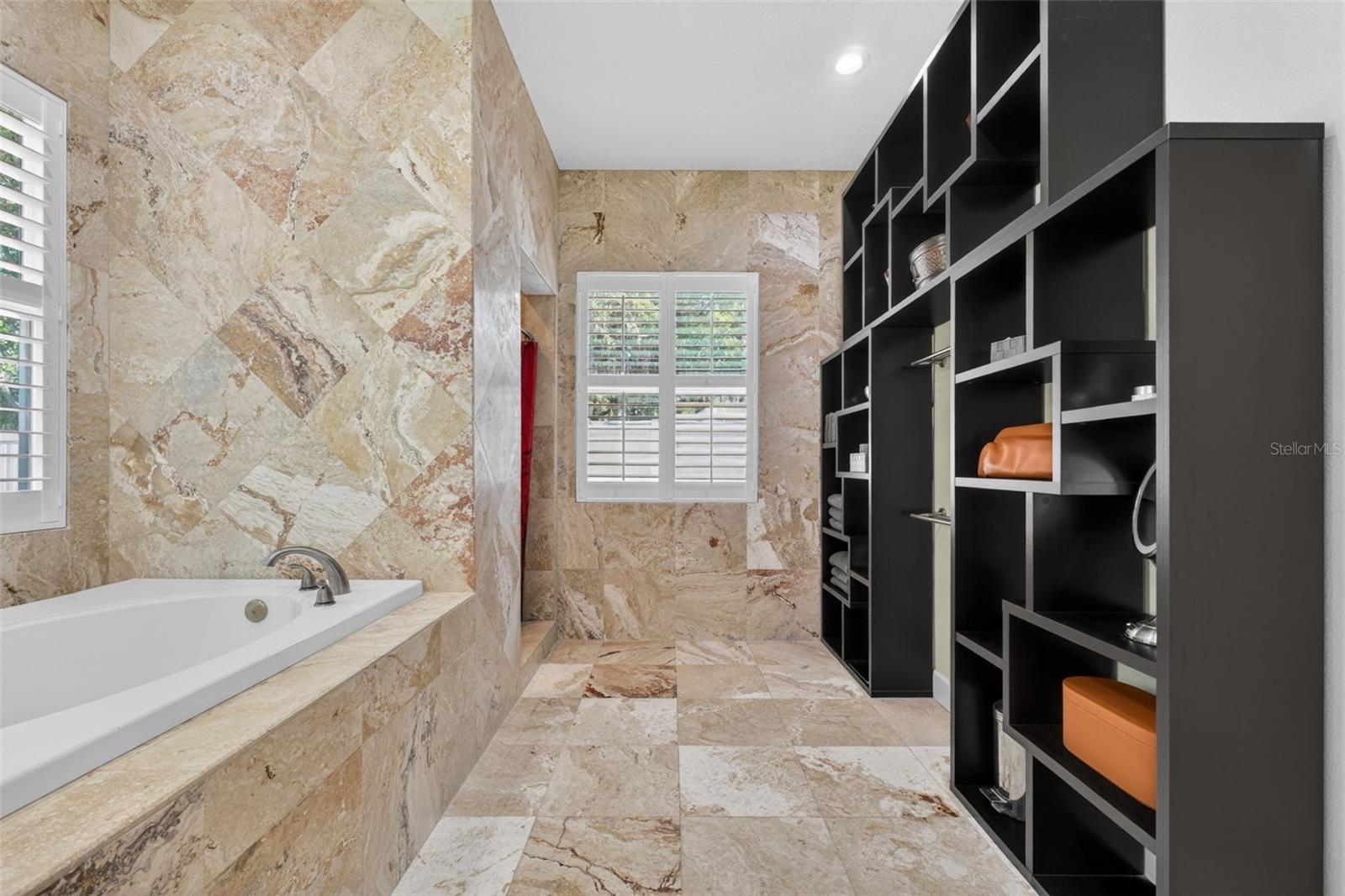 KNOLLWOOD PARK - Residential