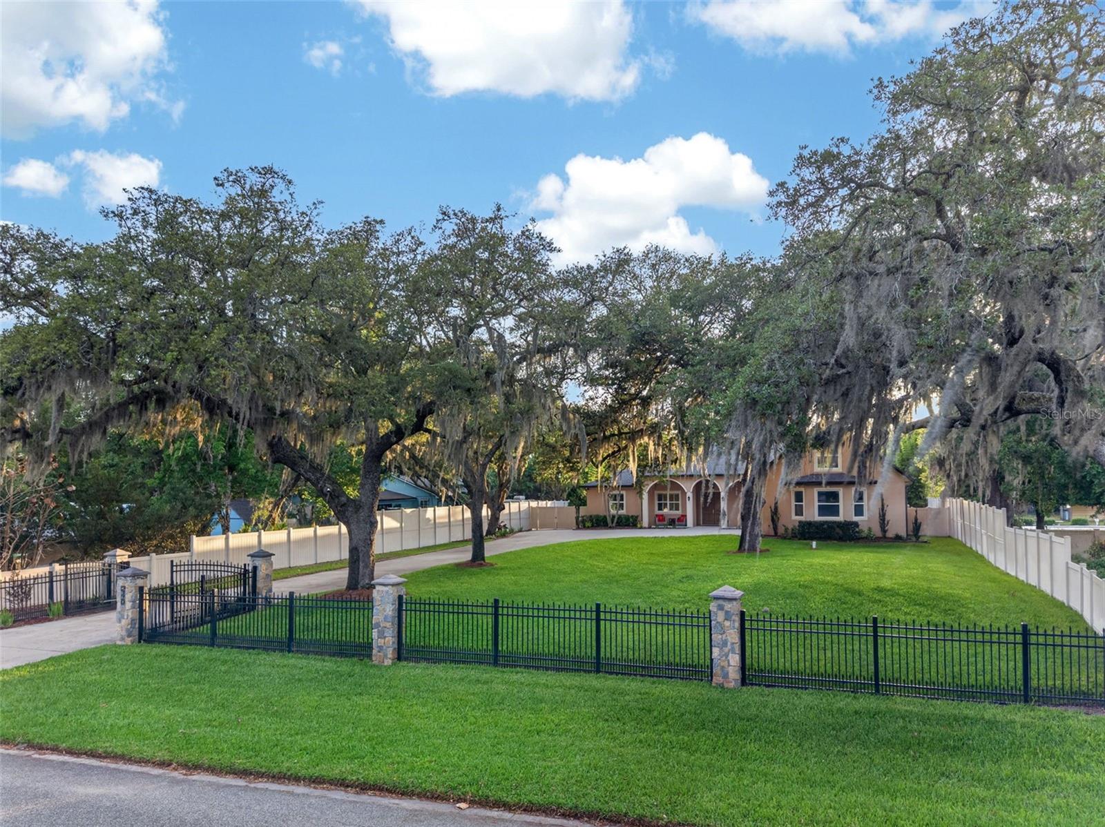 KNOLLWOOD PARK - Residential