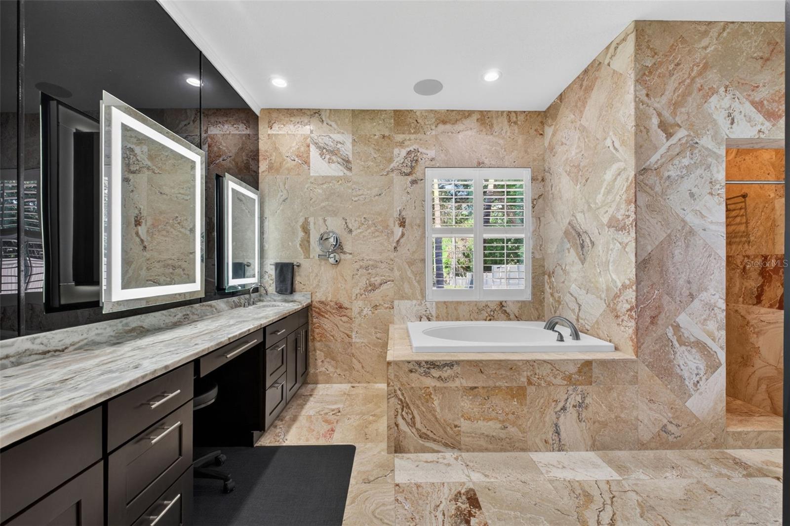 KNOLLWOOD PARK - Residential