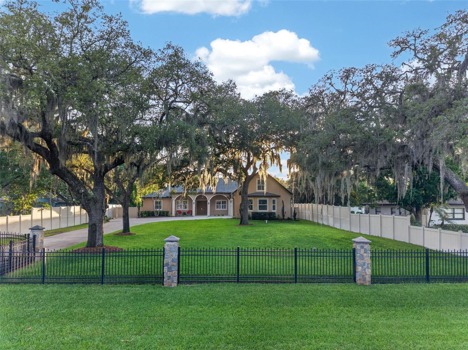 KNOLLWOOD PARK - Residential