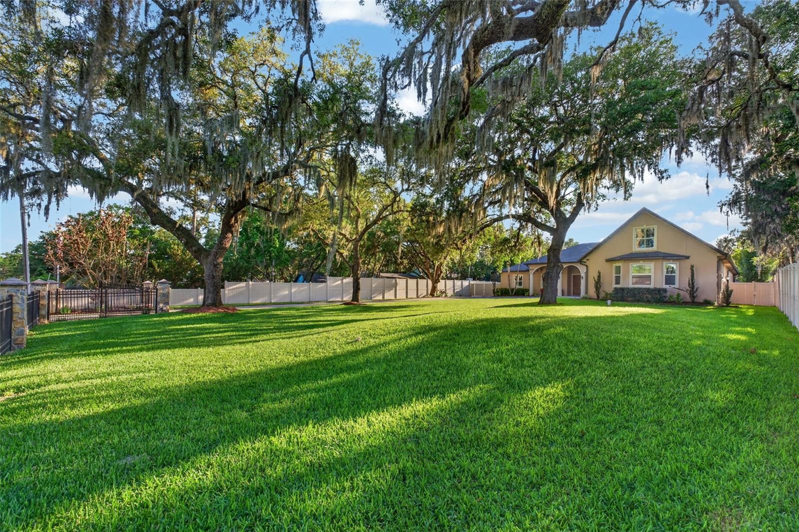 KNOLLWOOD PARK - Residential