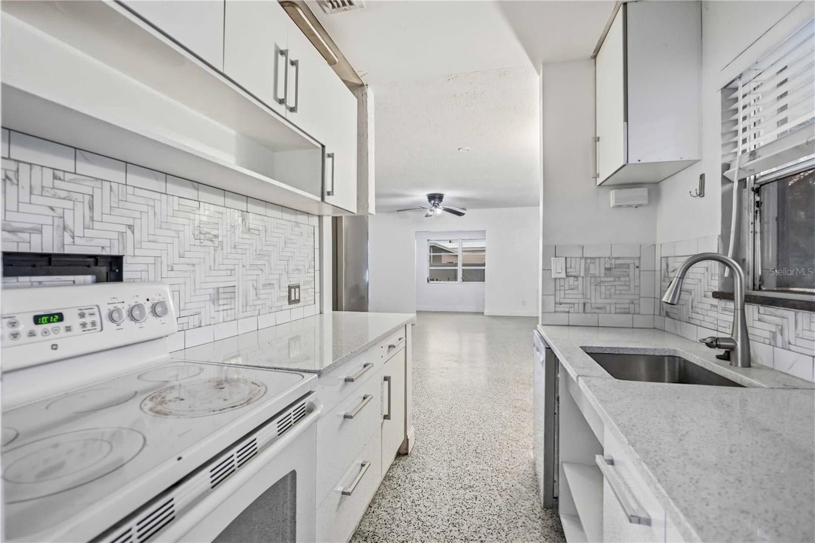 1909 BUCCANEER DRIVE
