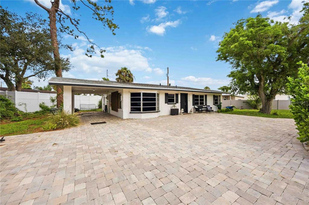 Photo of 1909 Buccaneer Drive, Sarasota, FL 34231 (MLS # A4700673)