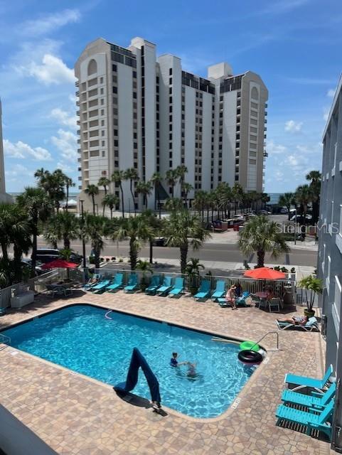 PELICAN POINTE ON - Residential