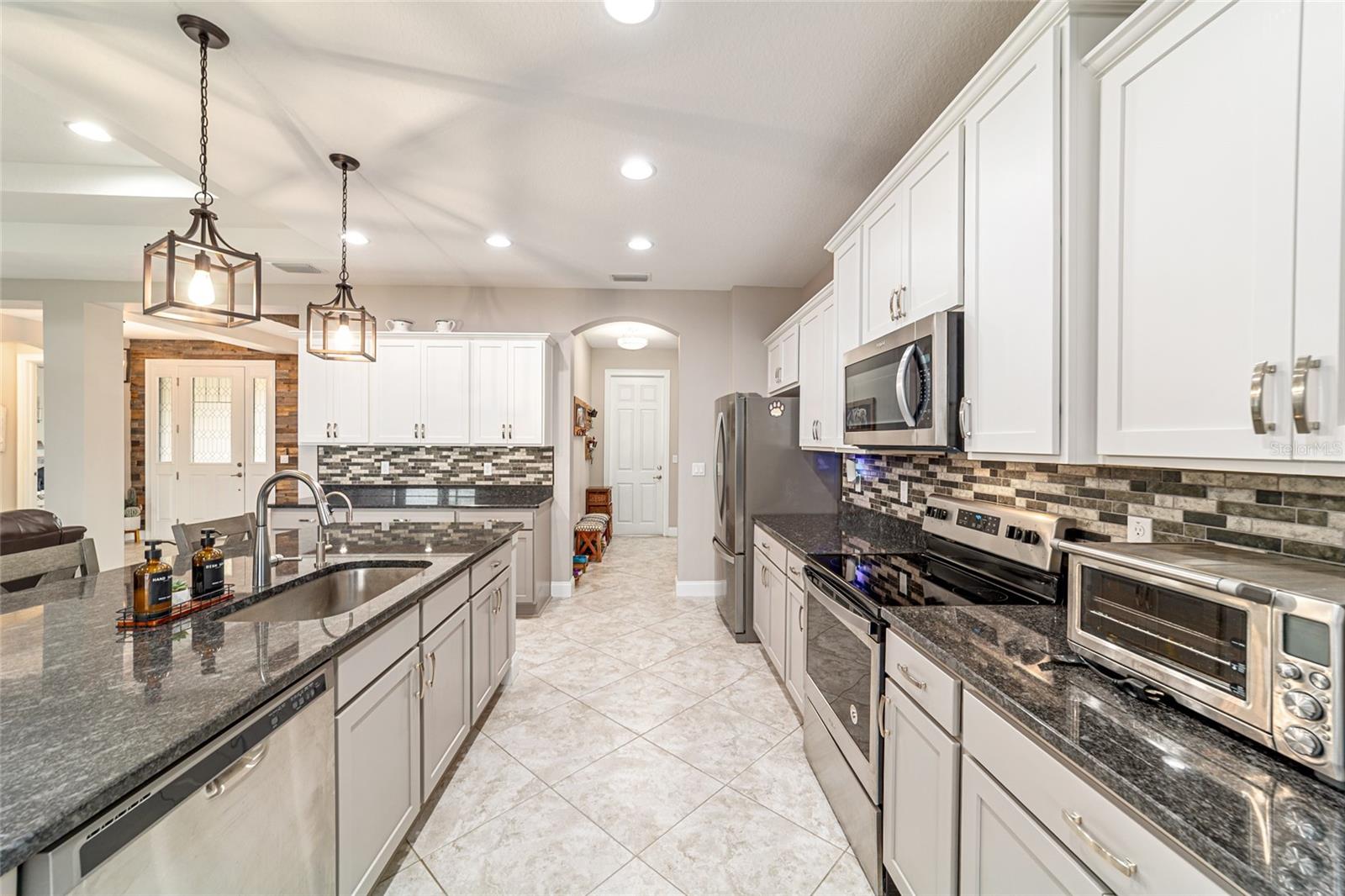 IRISH ACRES - Residential