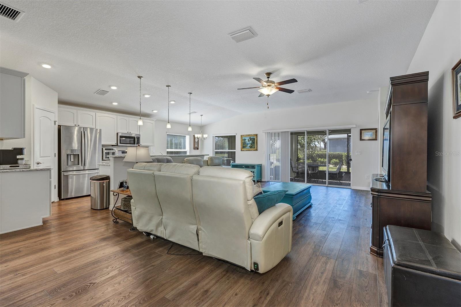 ARLINGTON RIDGE - Residential