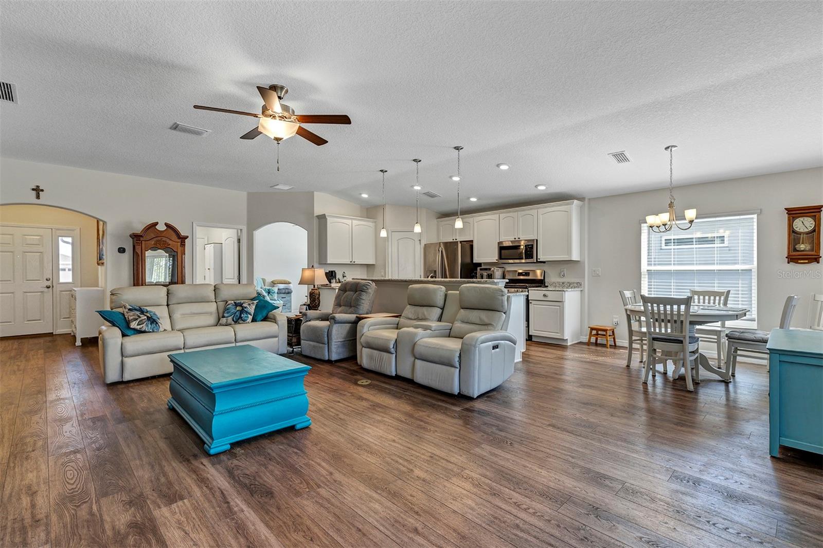 ARLINGTON RIDGE - Residential