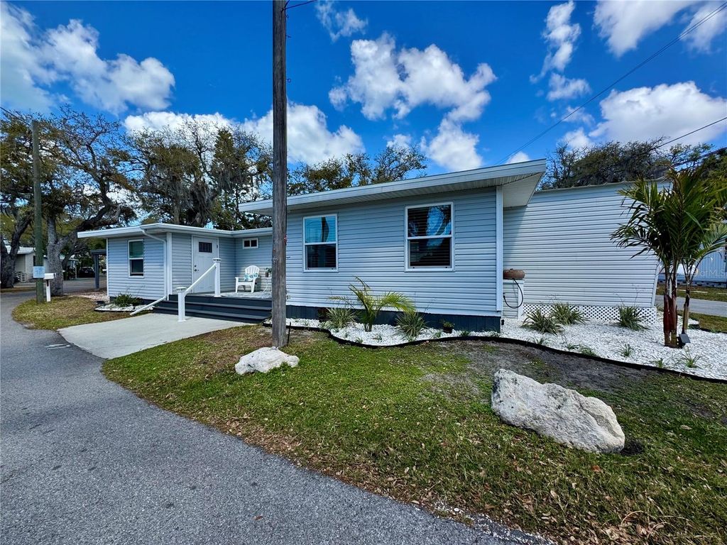 Photo of 15010 113th Avenue N #47, Largo, FL 33774 (MLS # A4685377)