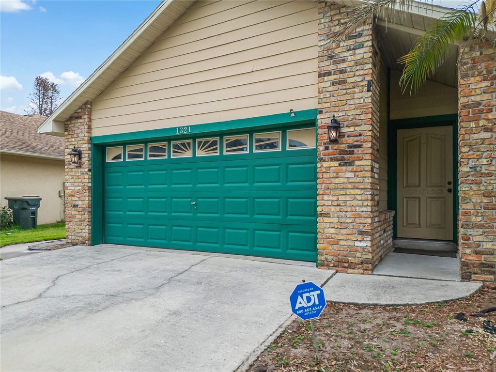 Photo of 1321 Wood Lake Circle, Saint Cloud, FL 34772 (MLS # O6408261)
