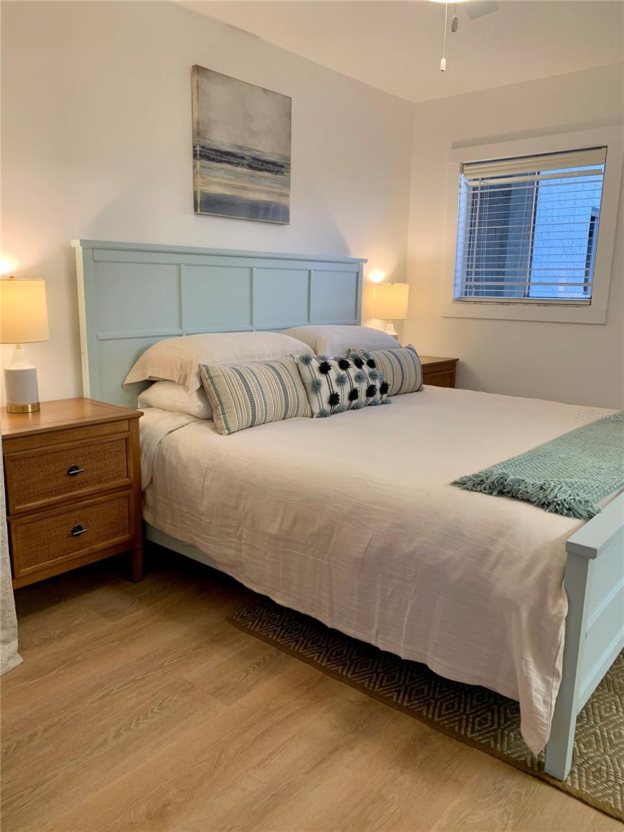 BAYSIDE CONDO - Residential