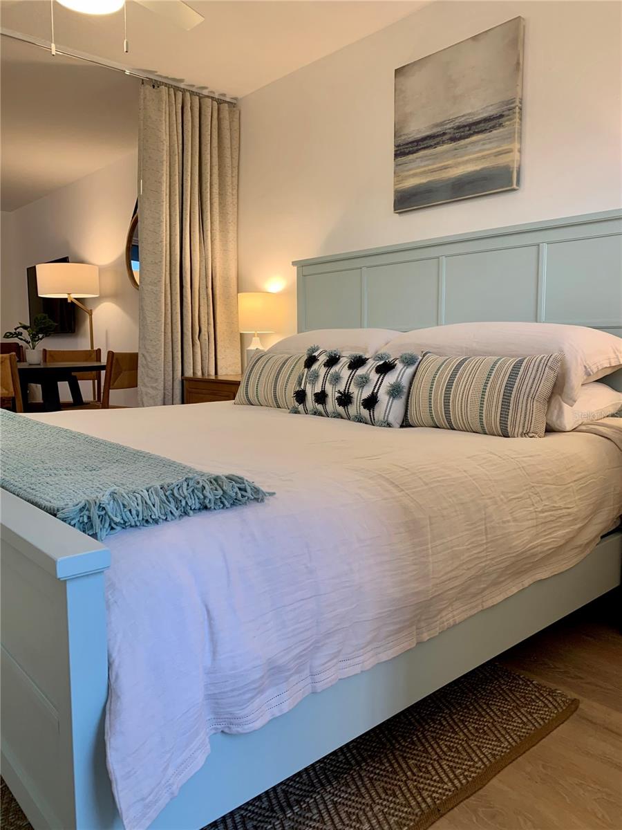 BAYSIDE CONDO - Residential