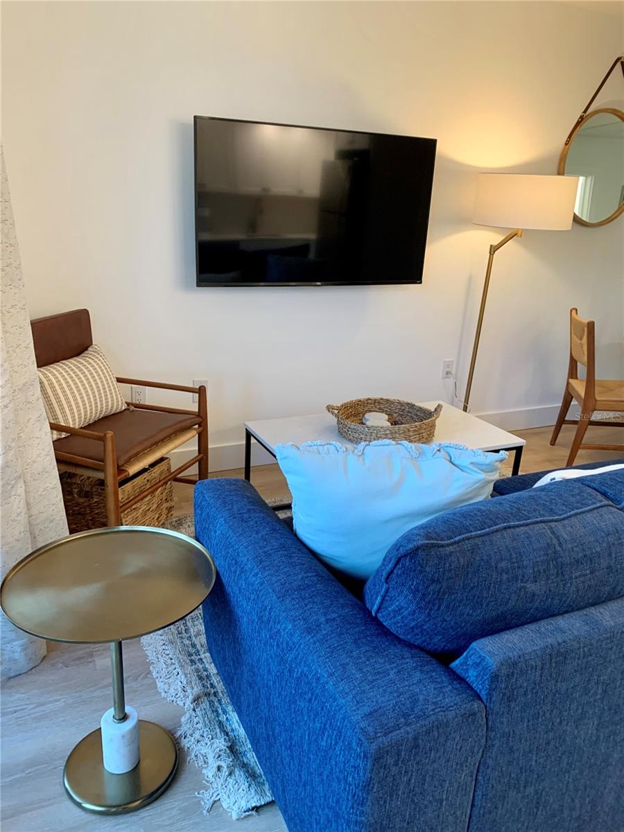 BAYSIDE CONDO - Residential