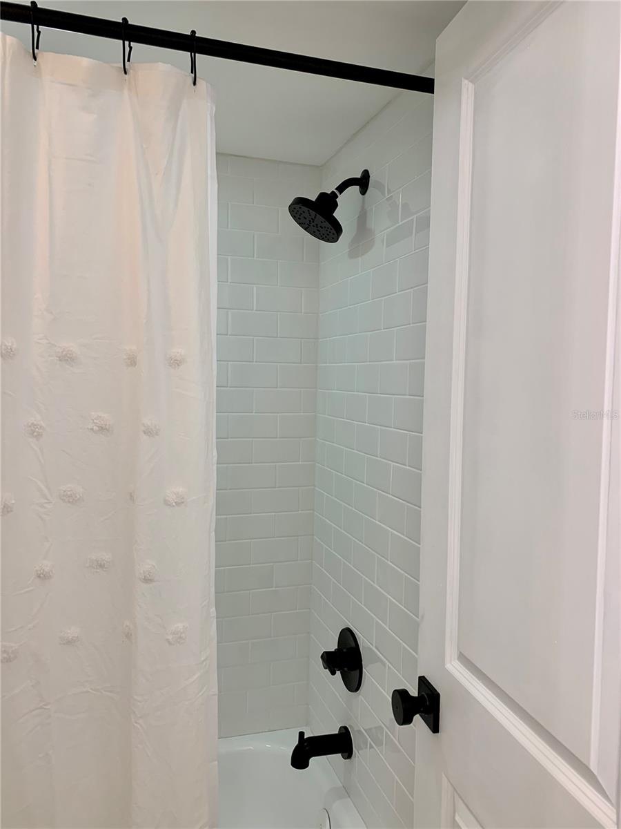 BAYSIDE CONDO - Residential