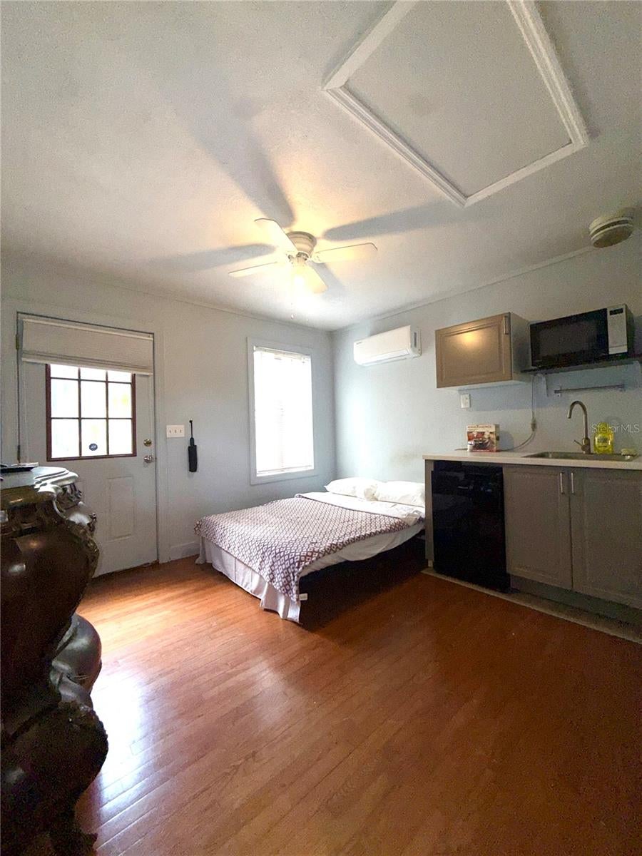 Photo of 407 N Shine Avenue, Orlando, FL 32803 (MLS # O6443677)