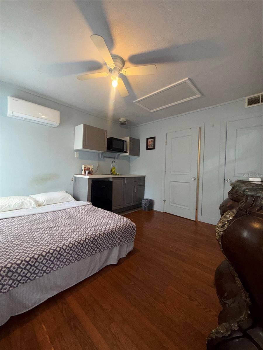 Photo of 407 N Shine Avenue, Orlando, FL 32803 (MLS # O6443677)