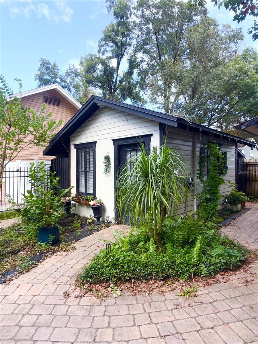 Photo of 407 N Shine Avenue, Orlando, FL 32803 (MLS # O6443677)