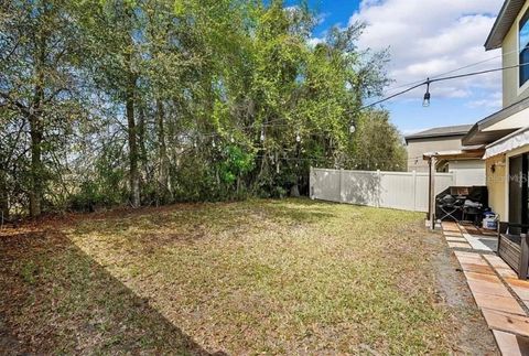 A home in LAKELAND