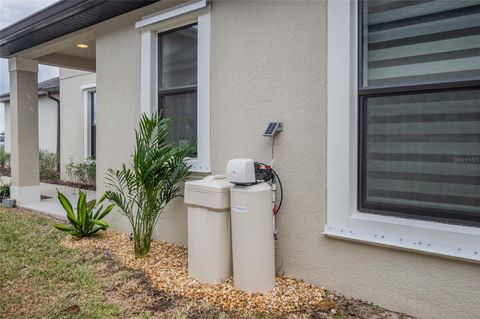 A home in LAKELAND