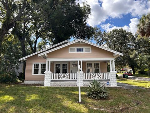 Photo of 801 E Hollywood Street, Tampa, FL 33604 (MLS # TB8436247)