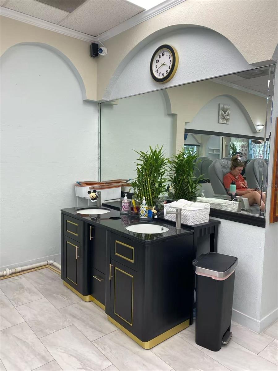 1750 SUNSHADOW DRIVE 114