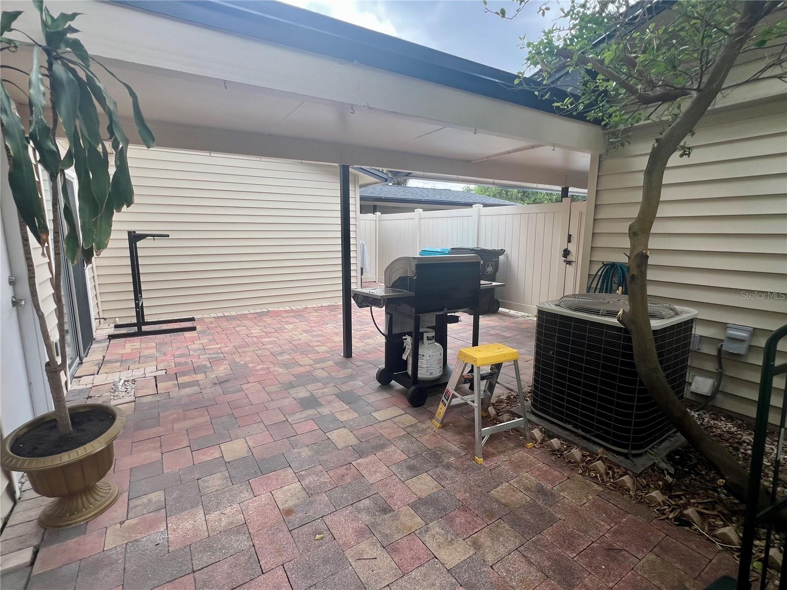 1815 TOWNHALL LANE 1815