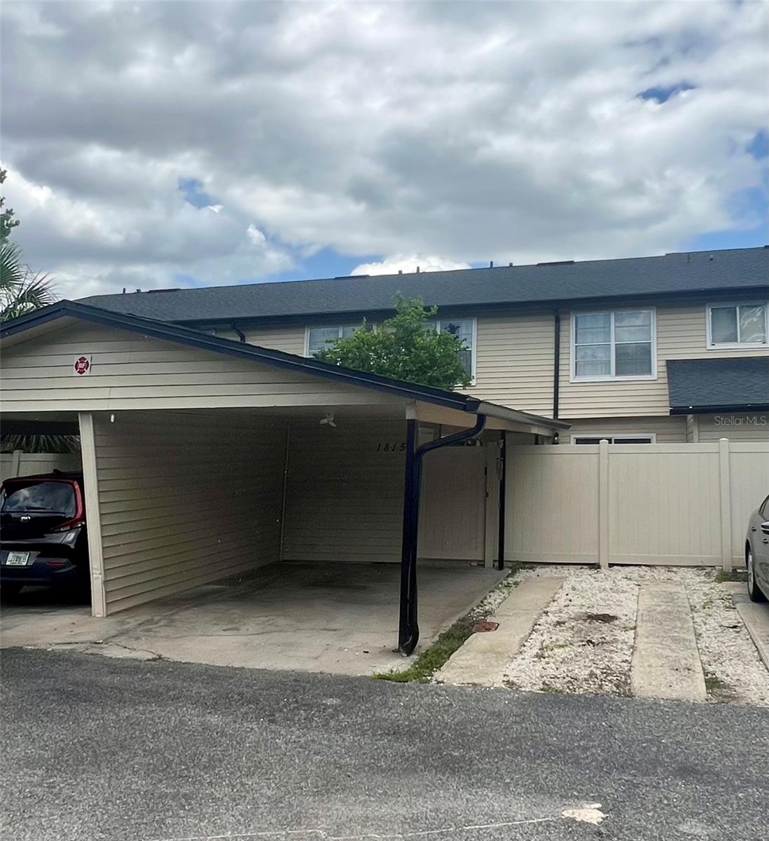 1815 TOWNHALL LANE 1815
