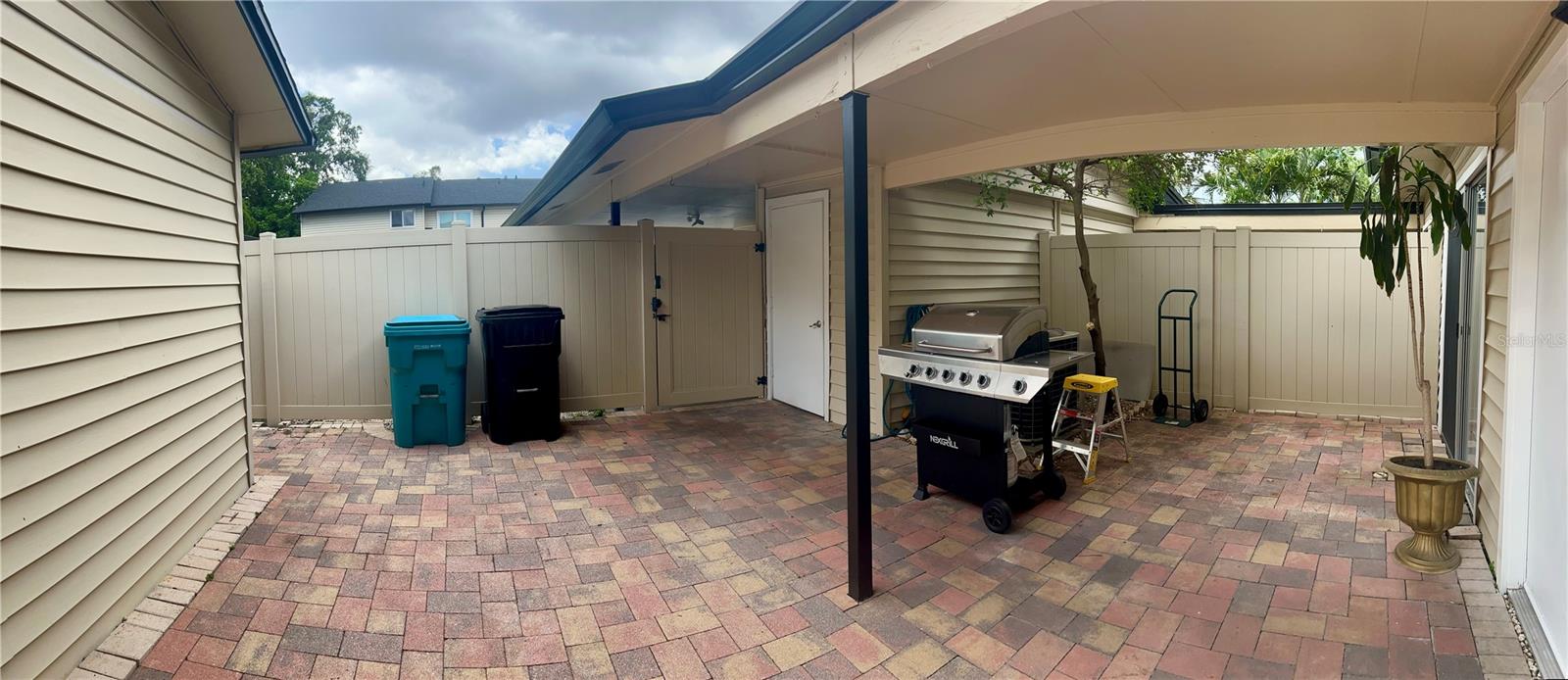 1815 TOWNHALL LANE 1815