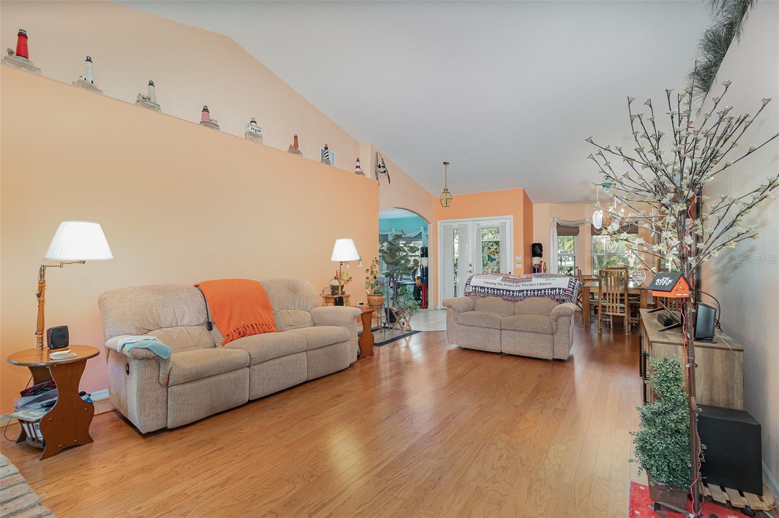 2283 KNOLLWOOD DRIVE