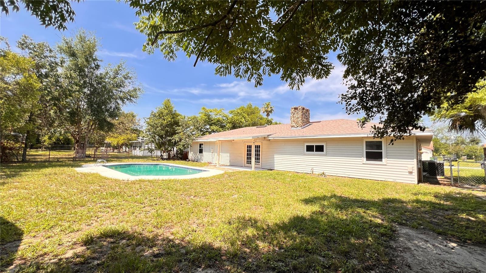 1073 LEEWARD DRIVE
