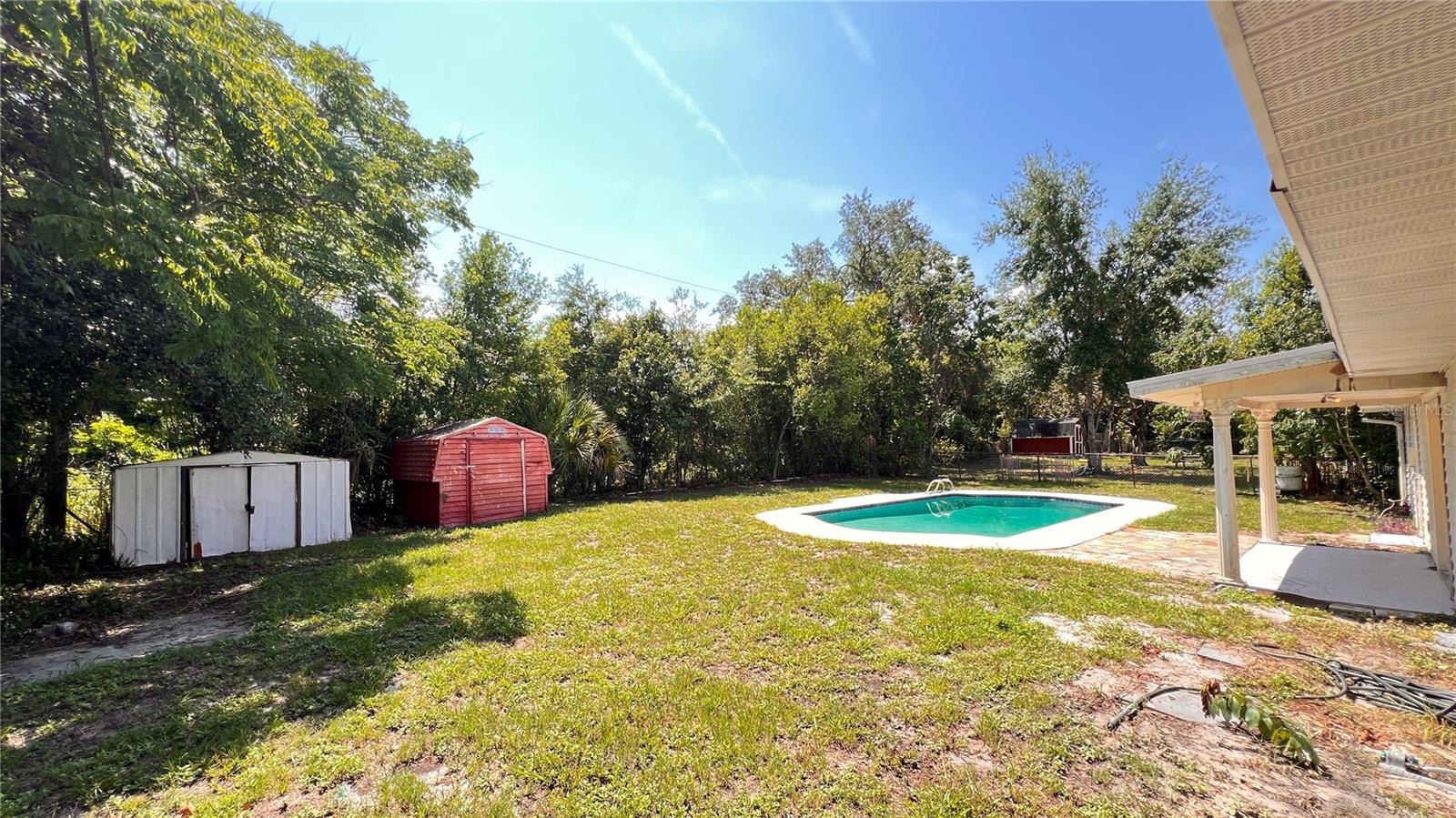 1073 LEEWARD DRIVE