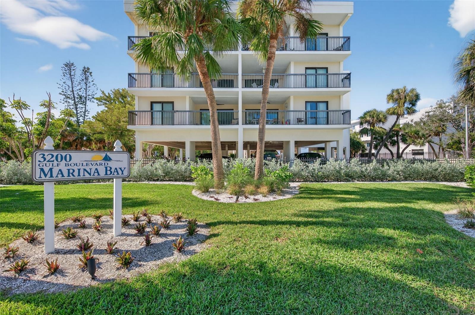 MARINA BAY OF ST PETERSBURG BEACH - Residential