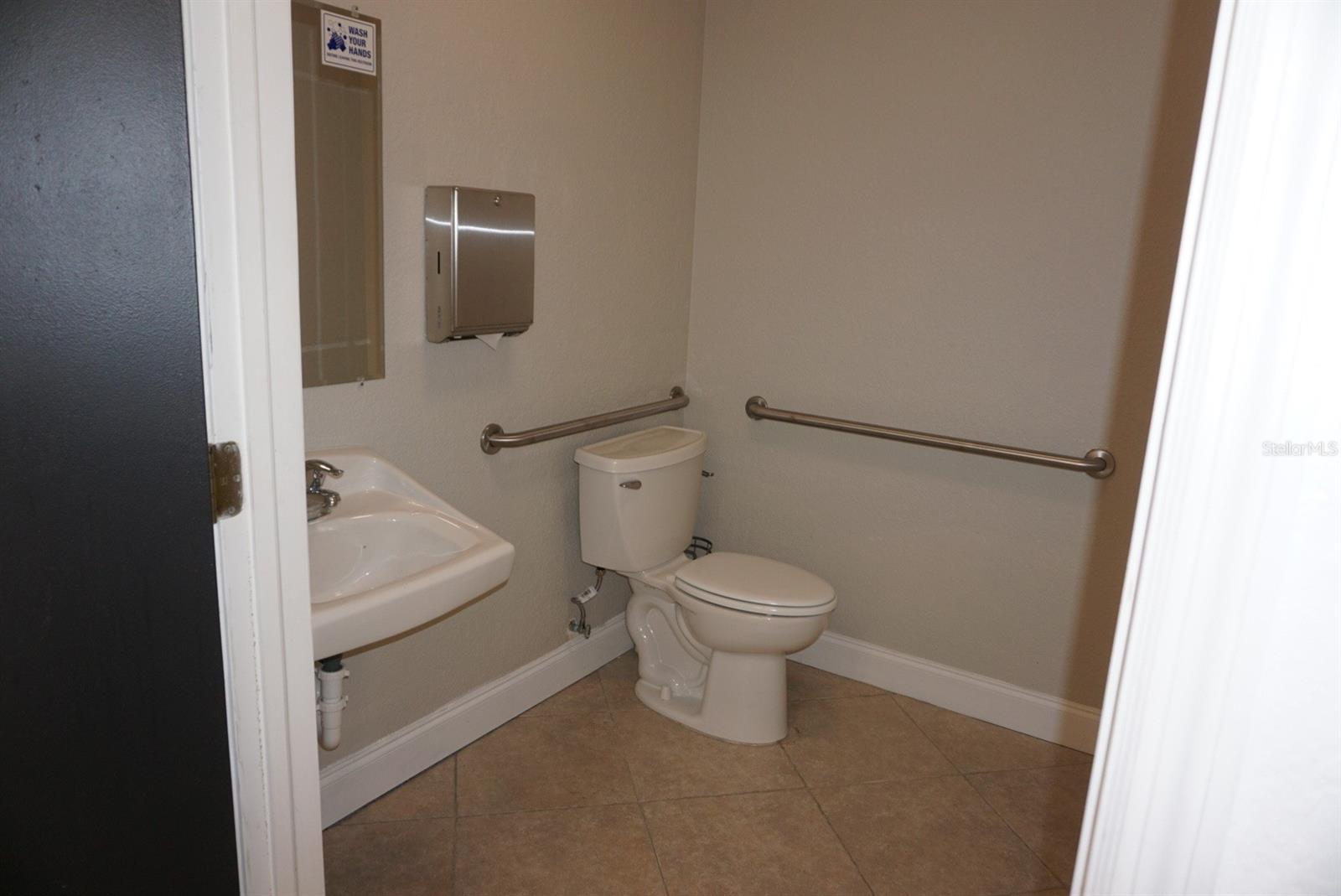 VINES COMM CONDO - Commercial Sale