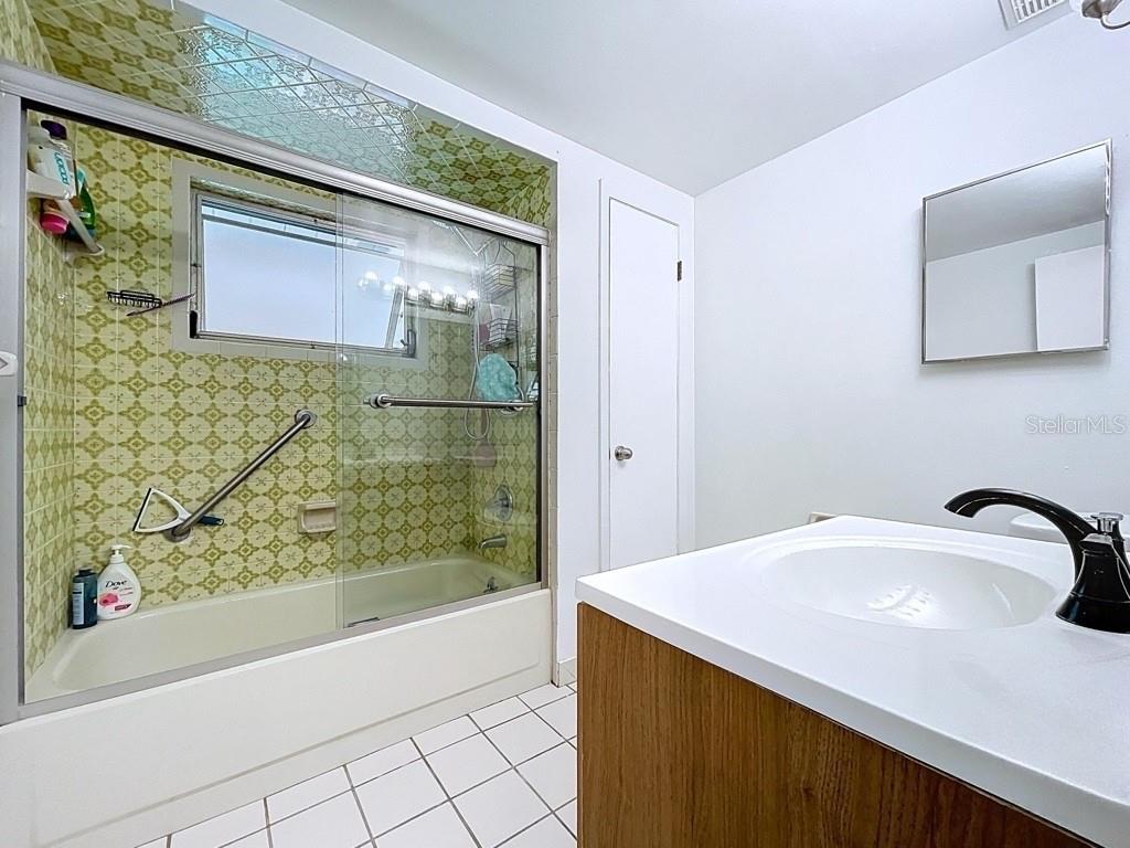 EMBASSY HILLS - Residential