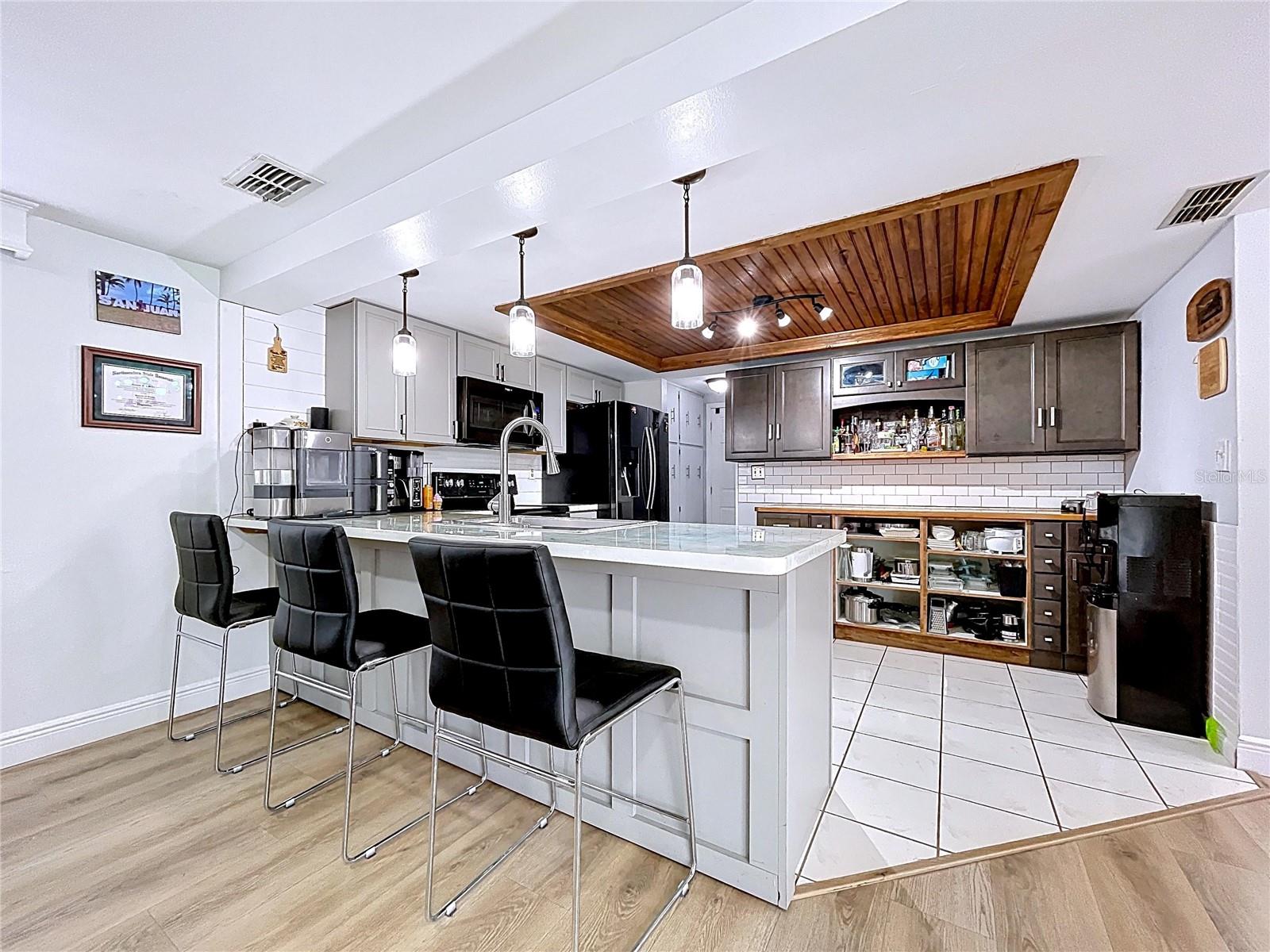 EMBASSY HILLS - Residential