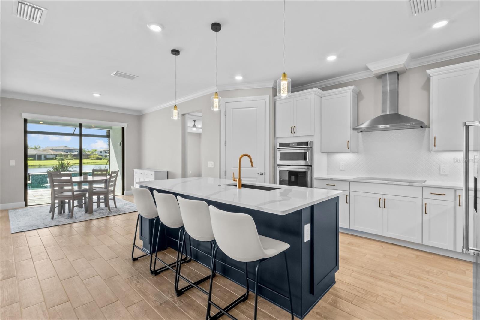 5755 BLUESTAR COURT
