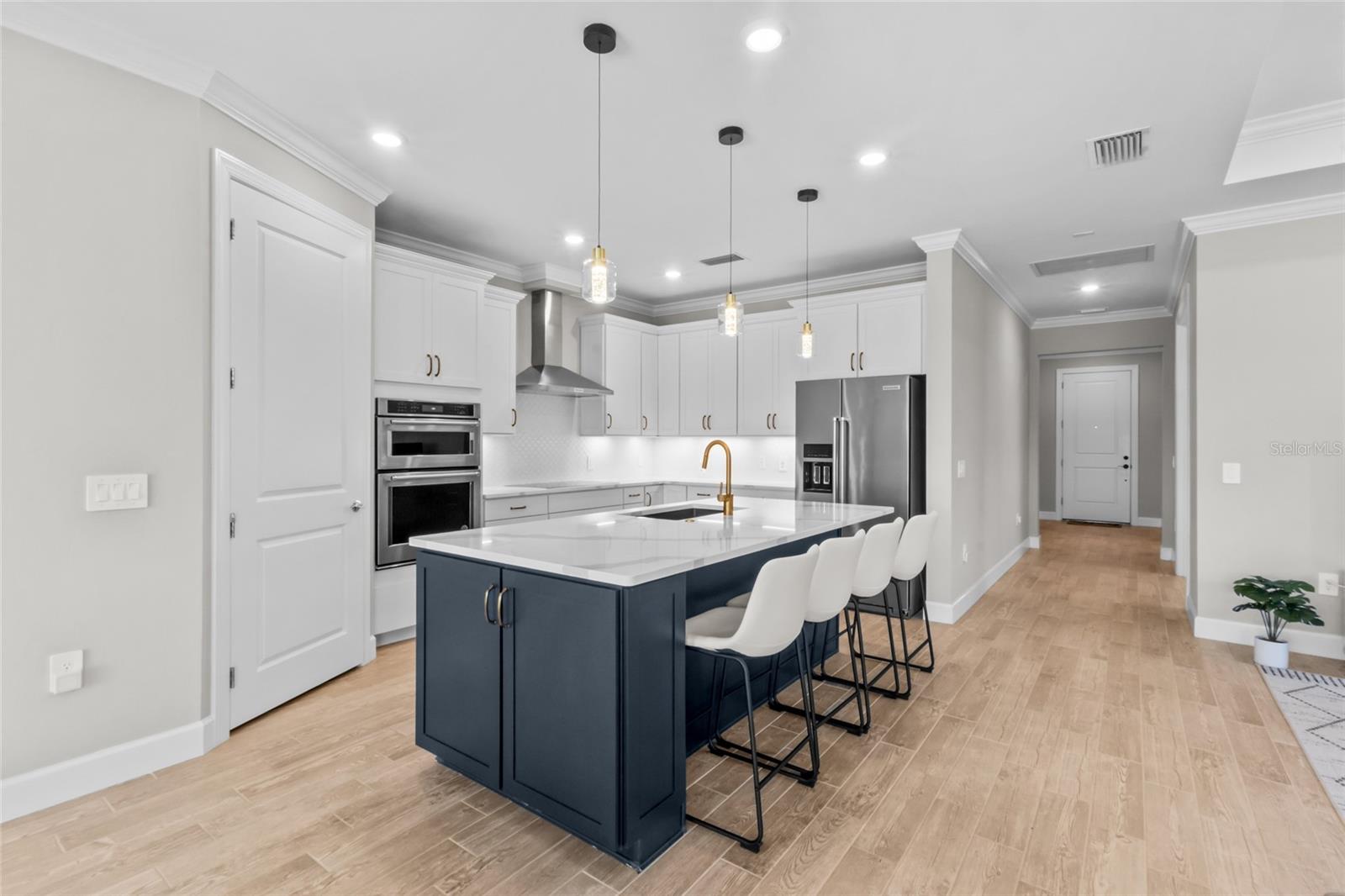 5755 BLUESTAR COURT