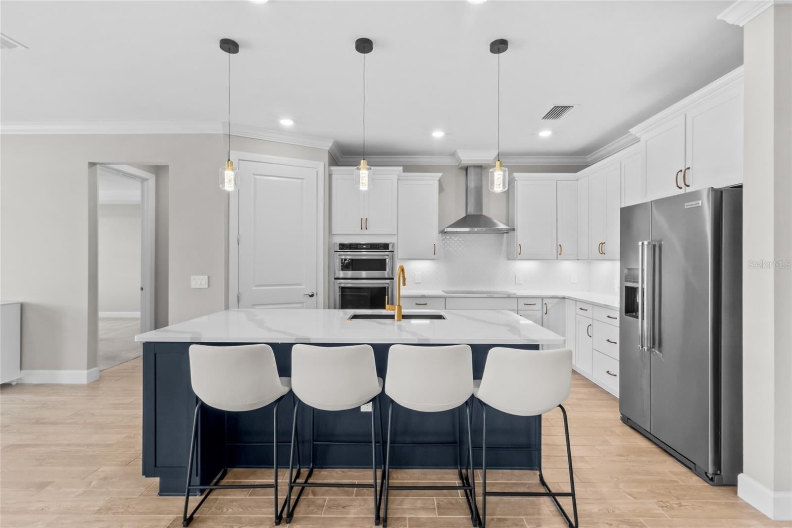 5755 BLUESTAR COURT