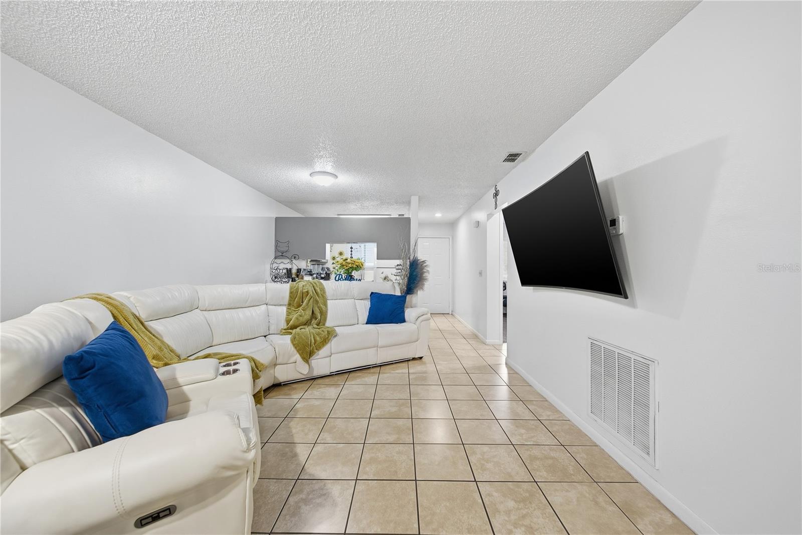 TALIA CONDO - Residential