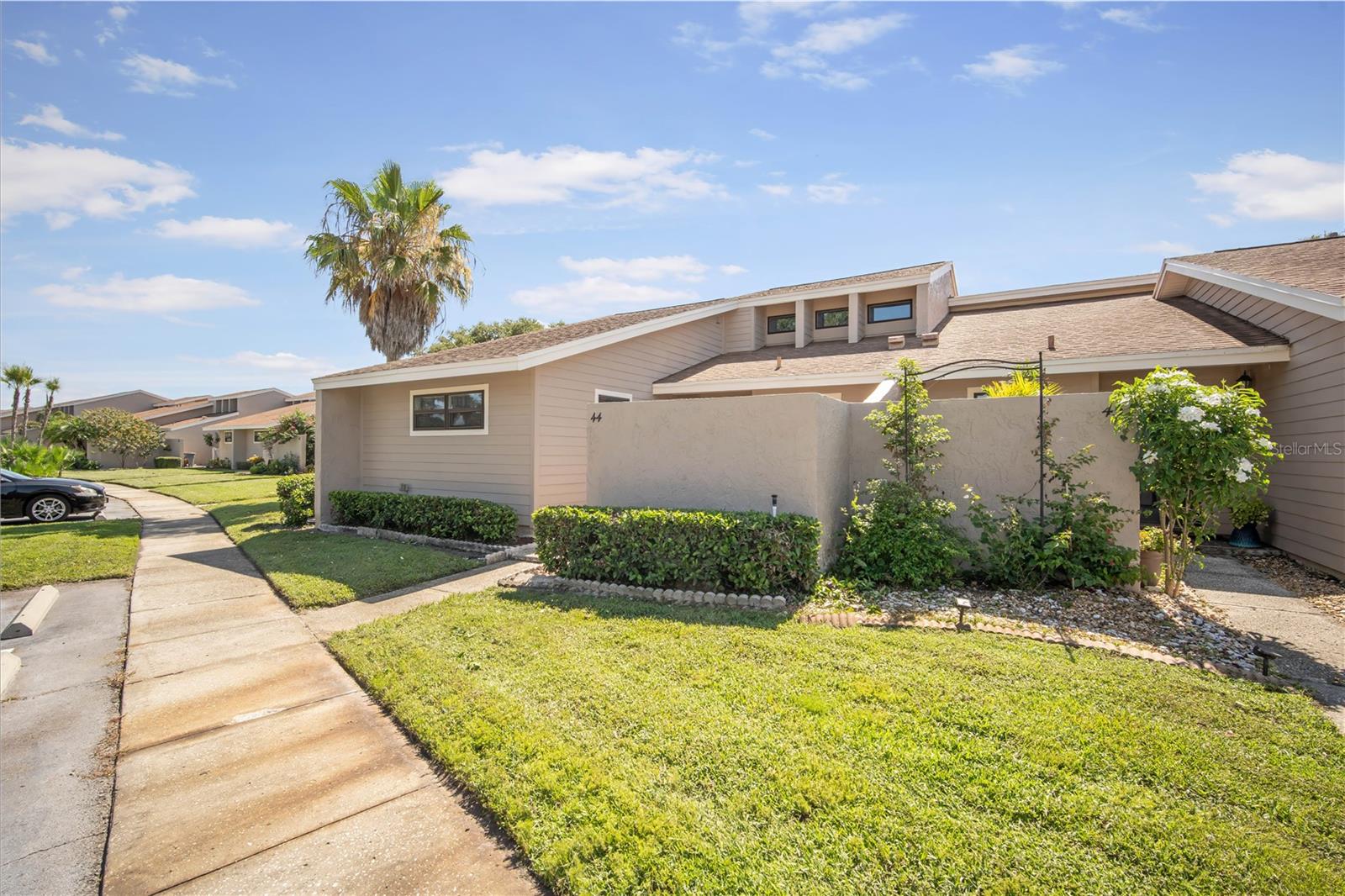 DOUBLE EAGLE IMPERIALAKES PH 01-6 SEC 04 - Residential Lease