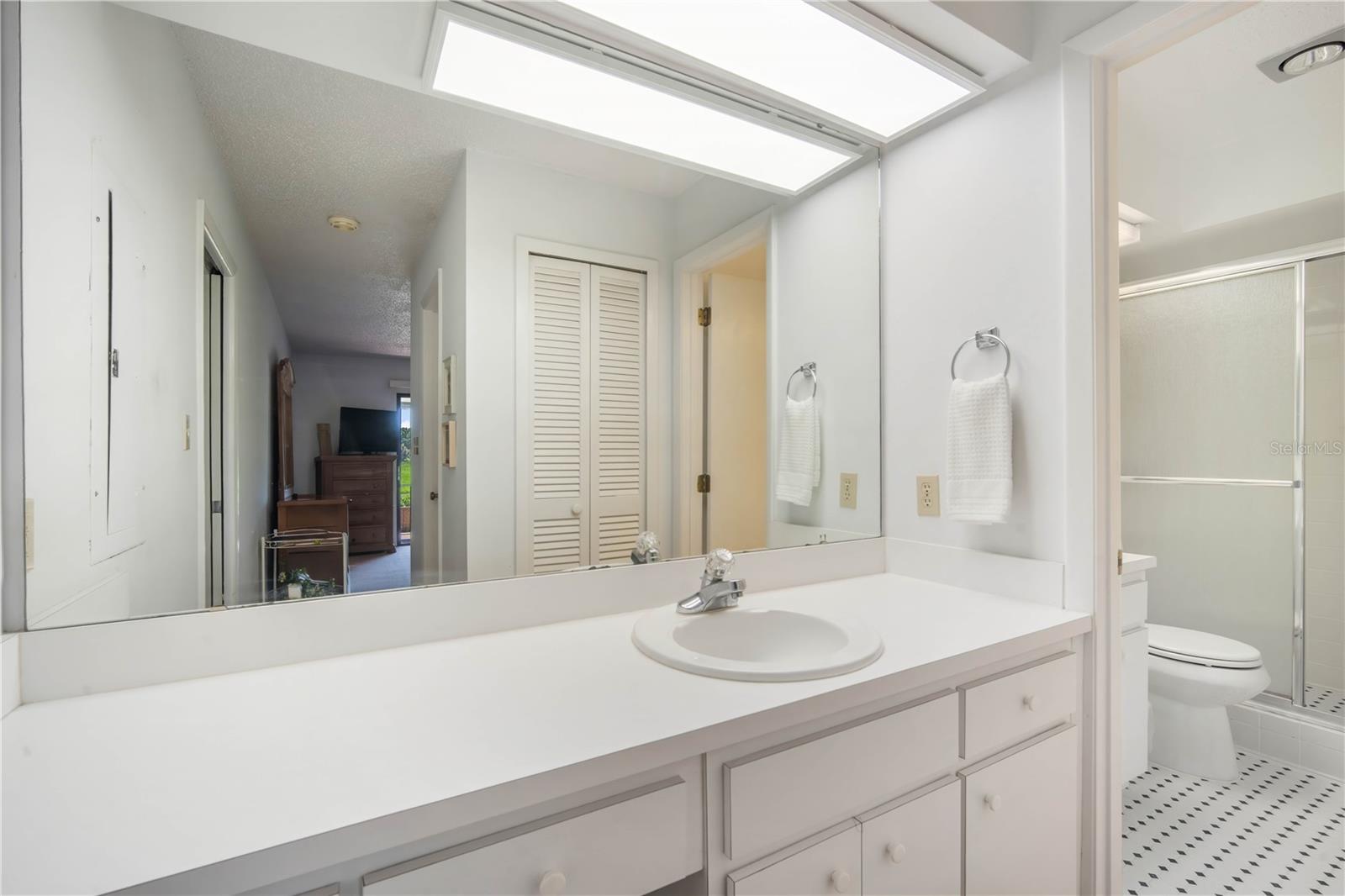 DOUBLE EAGLE IMPERIALAKES PH 01-6 SEC 04 - Residential Lease