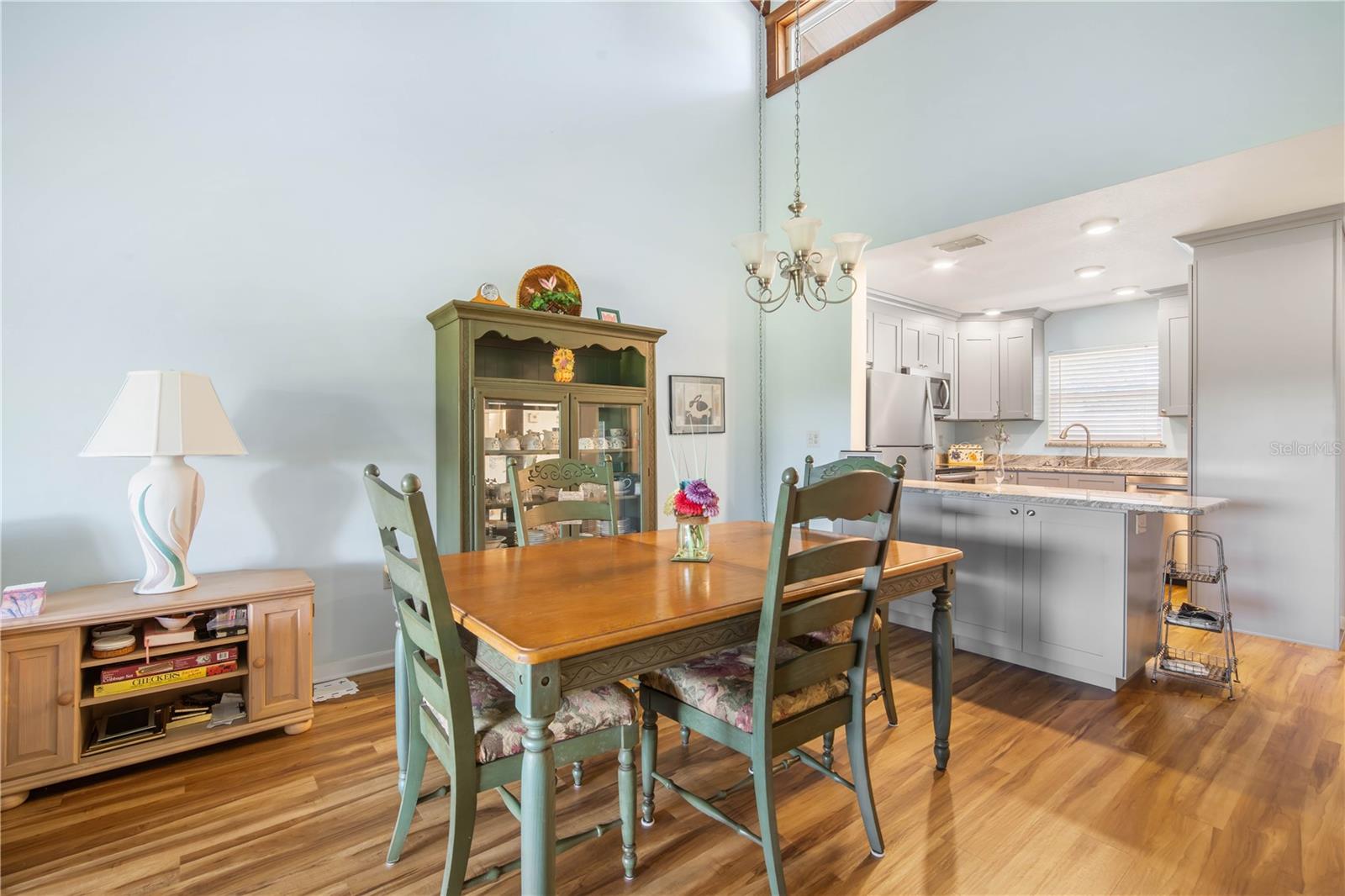 DOUBLE EAGLE IMPERIALAKES PH 01-6 SEC 04 - Residential Lease