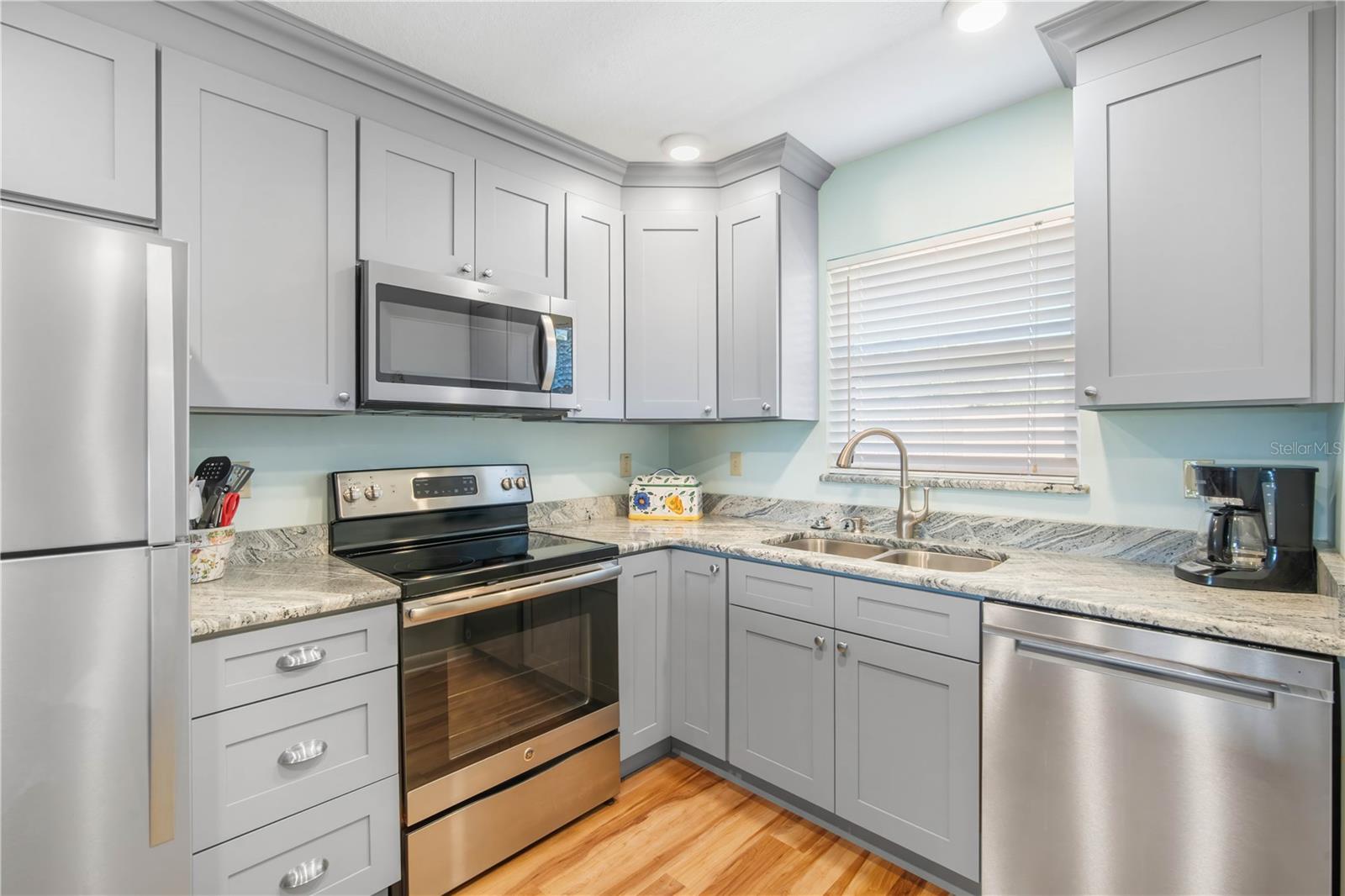 DOUBLE EAGLE IMPERIALAKES PH 01-6 SEC 04 - Residential Lease