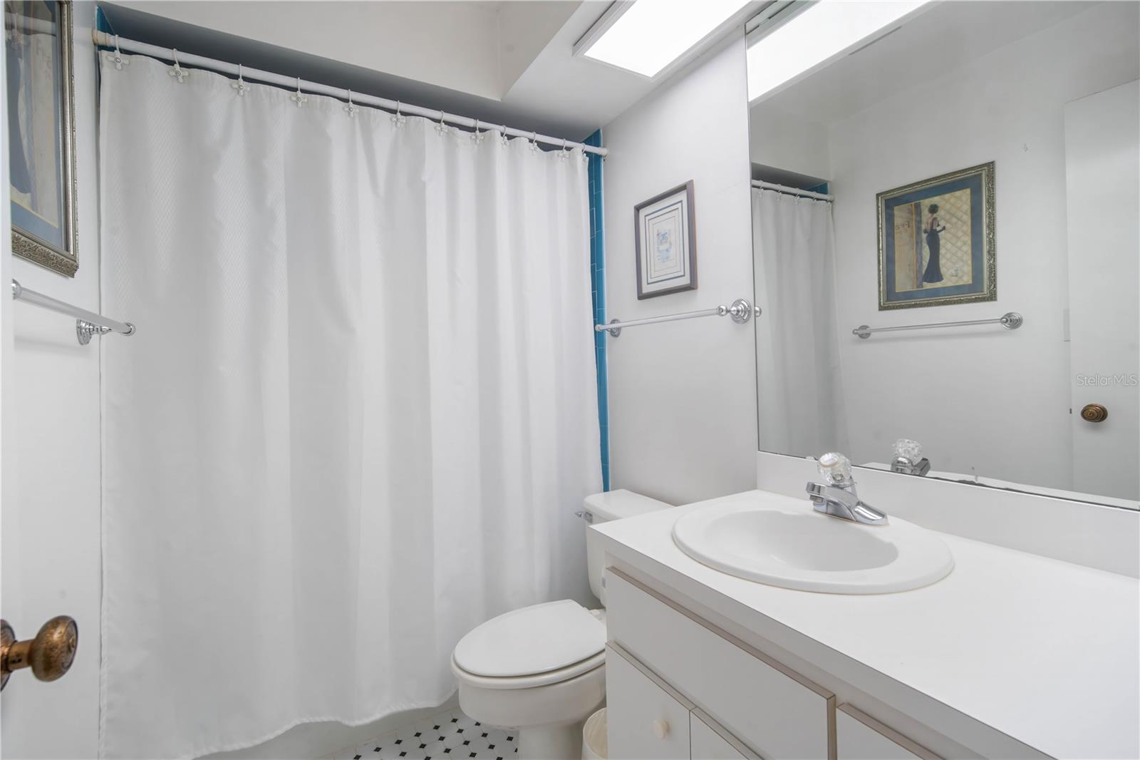 DOUBLE EAGLE IMPERIALAKES PH 01-6 SEC 04 - Residential Lease