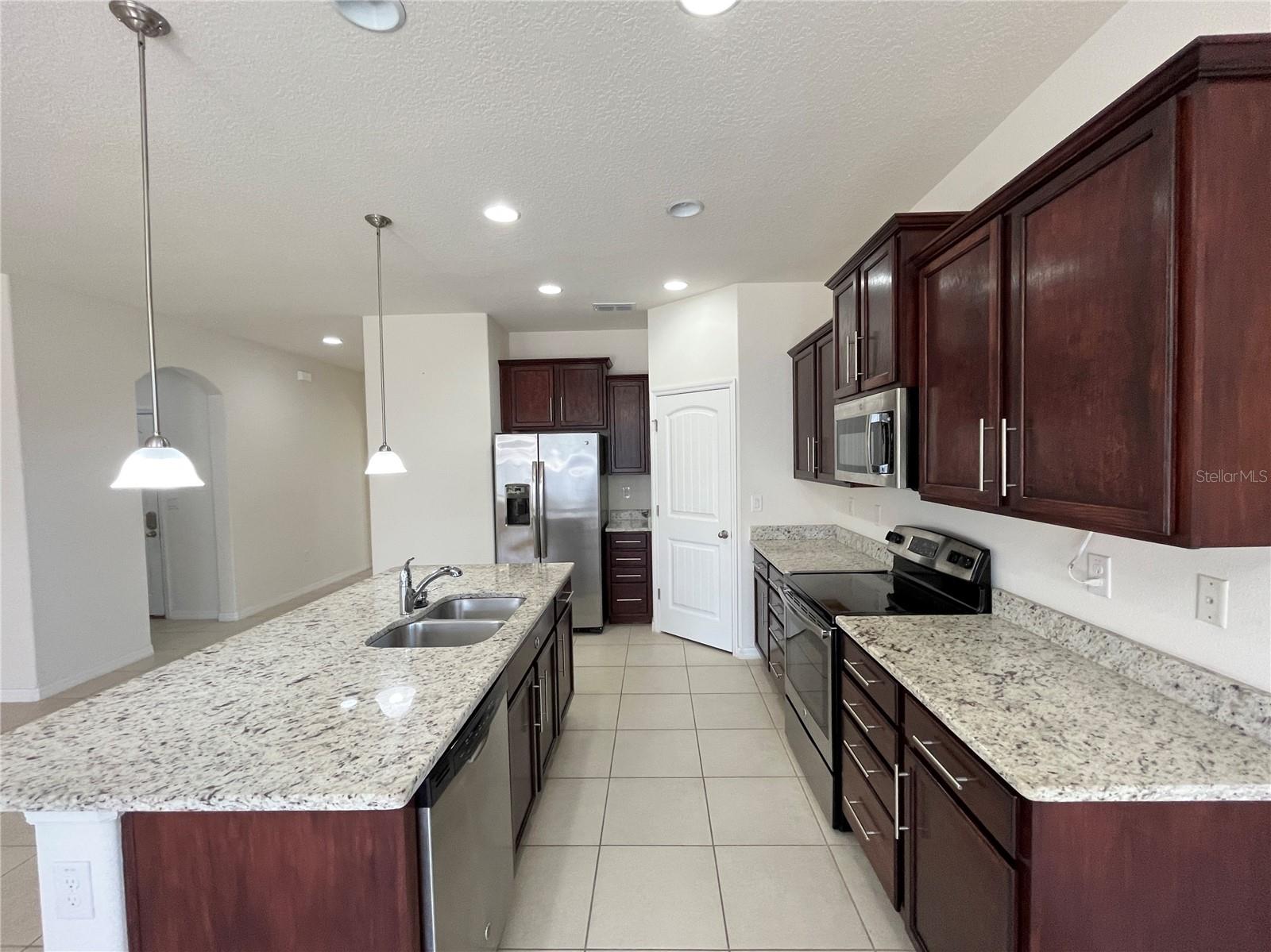 BEACON PARK LANDING - Residential Lease