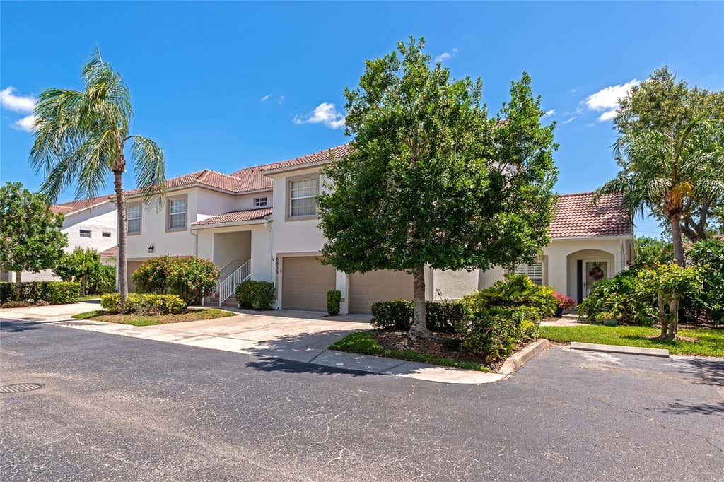 Photo of 6835 Fairview Terrace #6835, Bradenton, FL 34203 (MLS # A4696957)