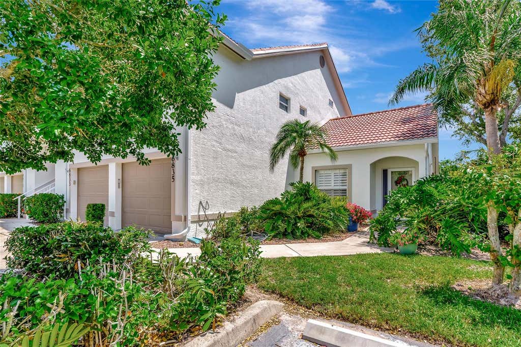 Photo of 6835 Fairview Terrace #6835, Bradenton, FL 34203 (MLS # A4696957)
