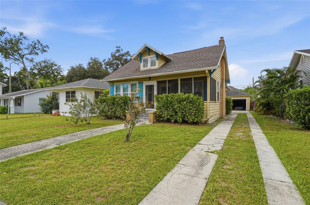 Photo of 1311 21st Avenue N, St Petersburg, FL 33704 (MLS # O6446723)