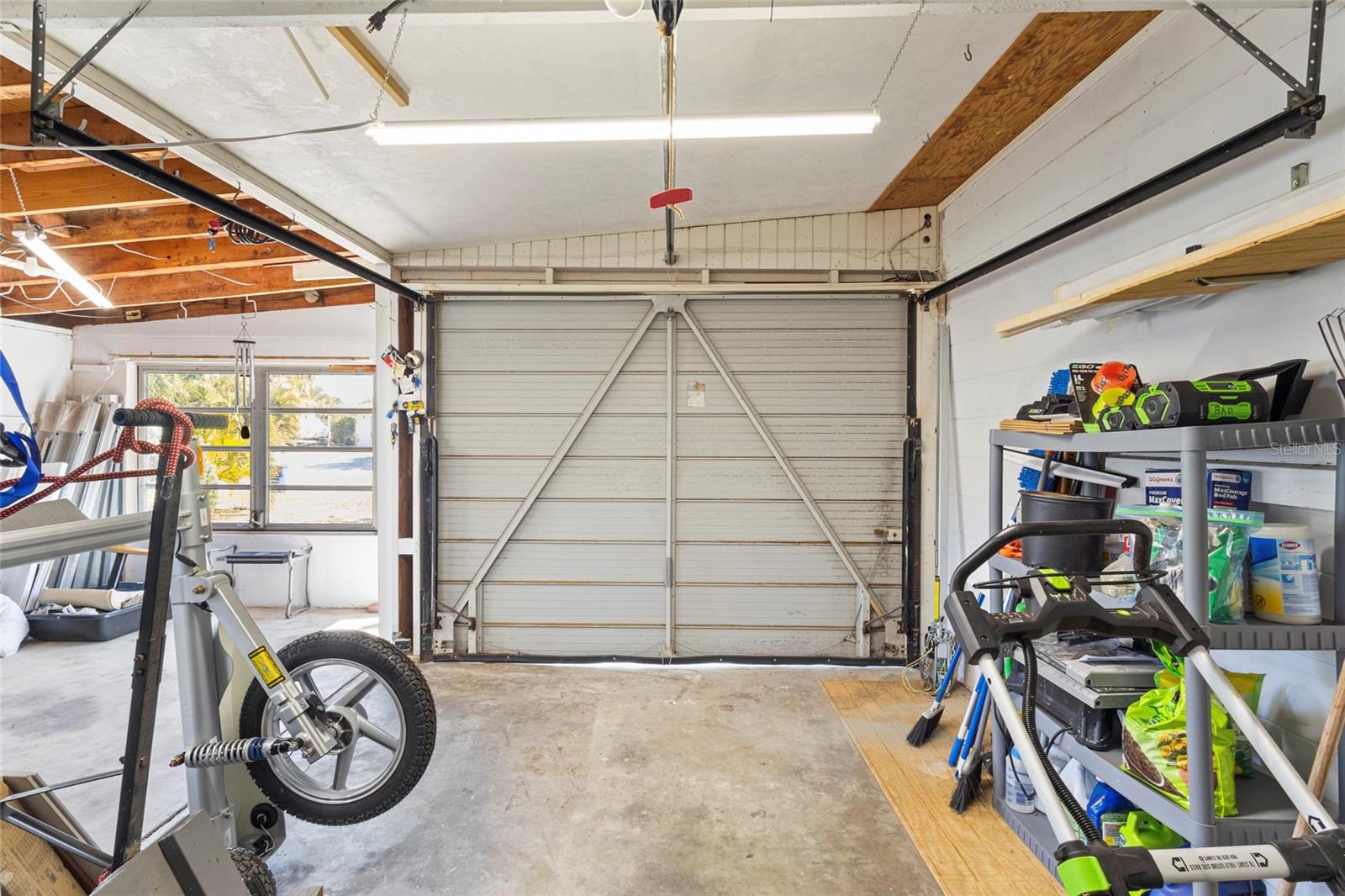 TROPICAL SHORES - Residential